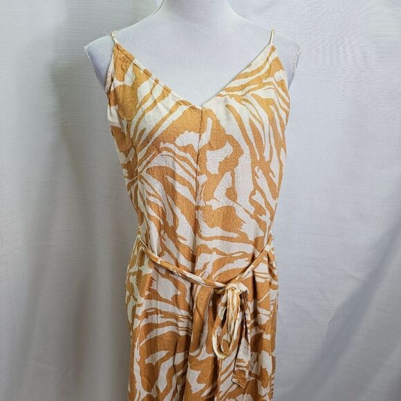 H&M Gold Tropical Sleeveless Flowy Jumpsuit Size Large - Picture 6 of 13